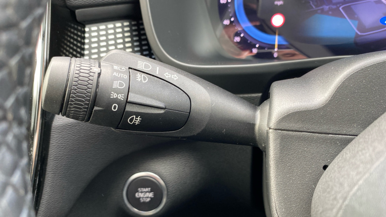 Volvo XC40 2.0 B3P Ultimate Dark 5dr Auto Petrol Estate